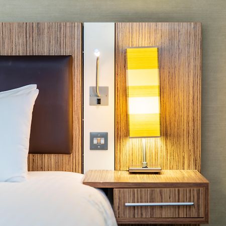 Holiday Inn Stevenage By Ihg Екстер'єр фото