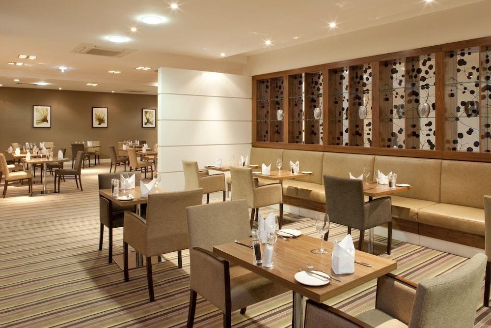 Holiday Inn Stevenage By Ihg Екстер'єр фото