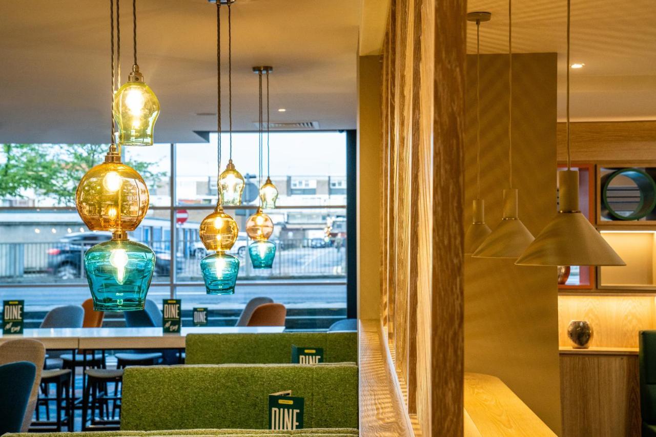 Holiday Inn Stevenage By Ihg Екстер'єр фото