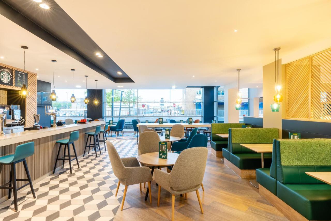 Holiday Inn Stevenage By Ihg Екстер'єр фото