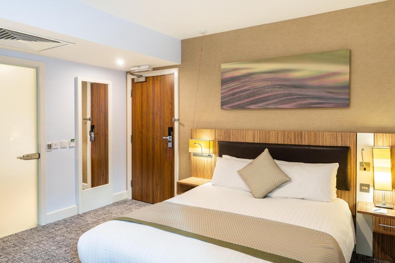 Holiday Inn Stevenage By Ihg Номер фото