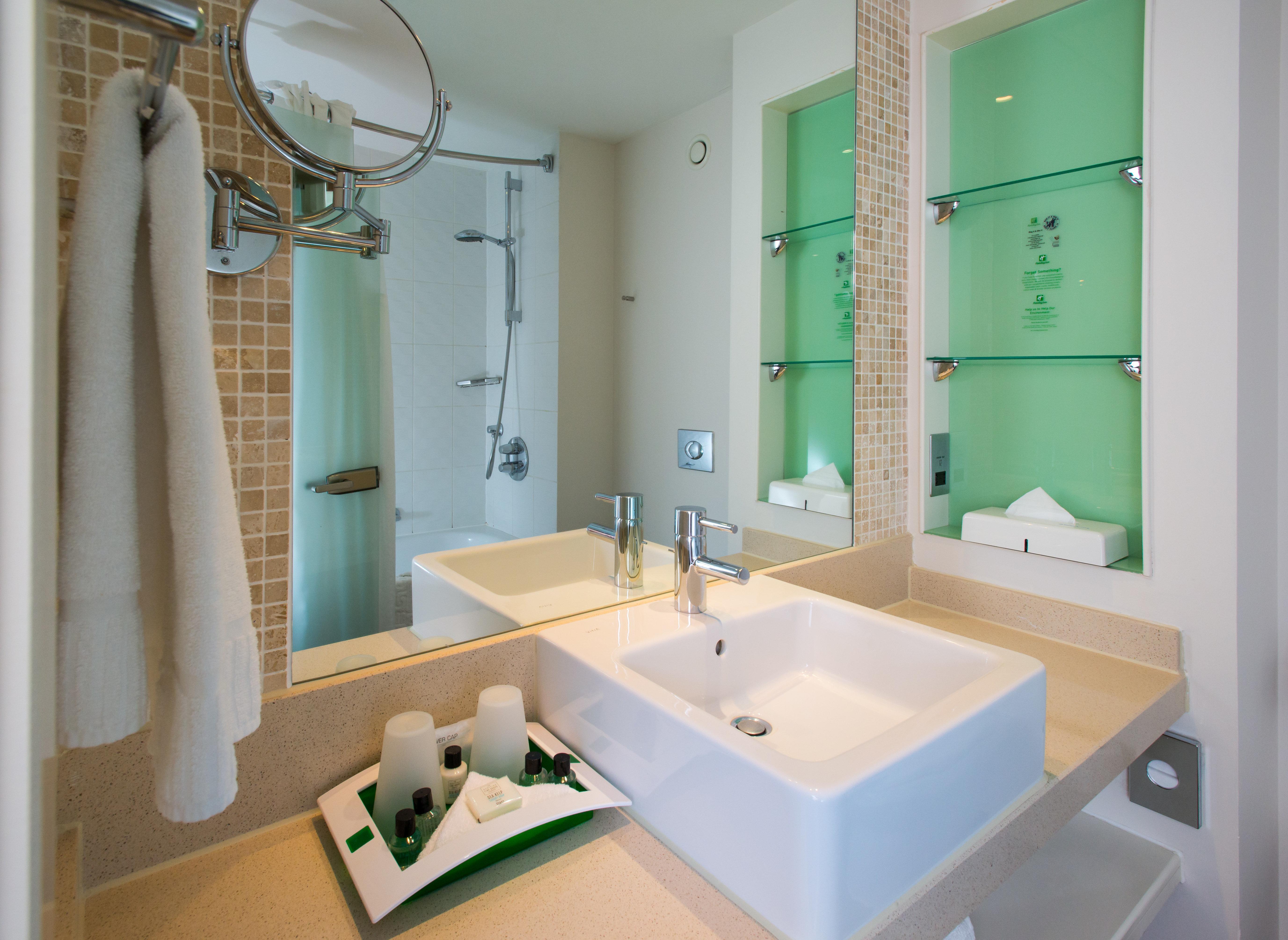 Holiday Inn Stevenage By Ihg Екстер'єр фото