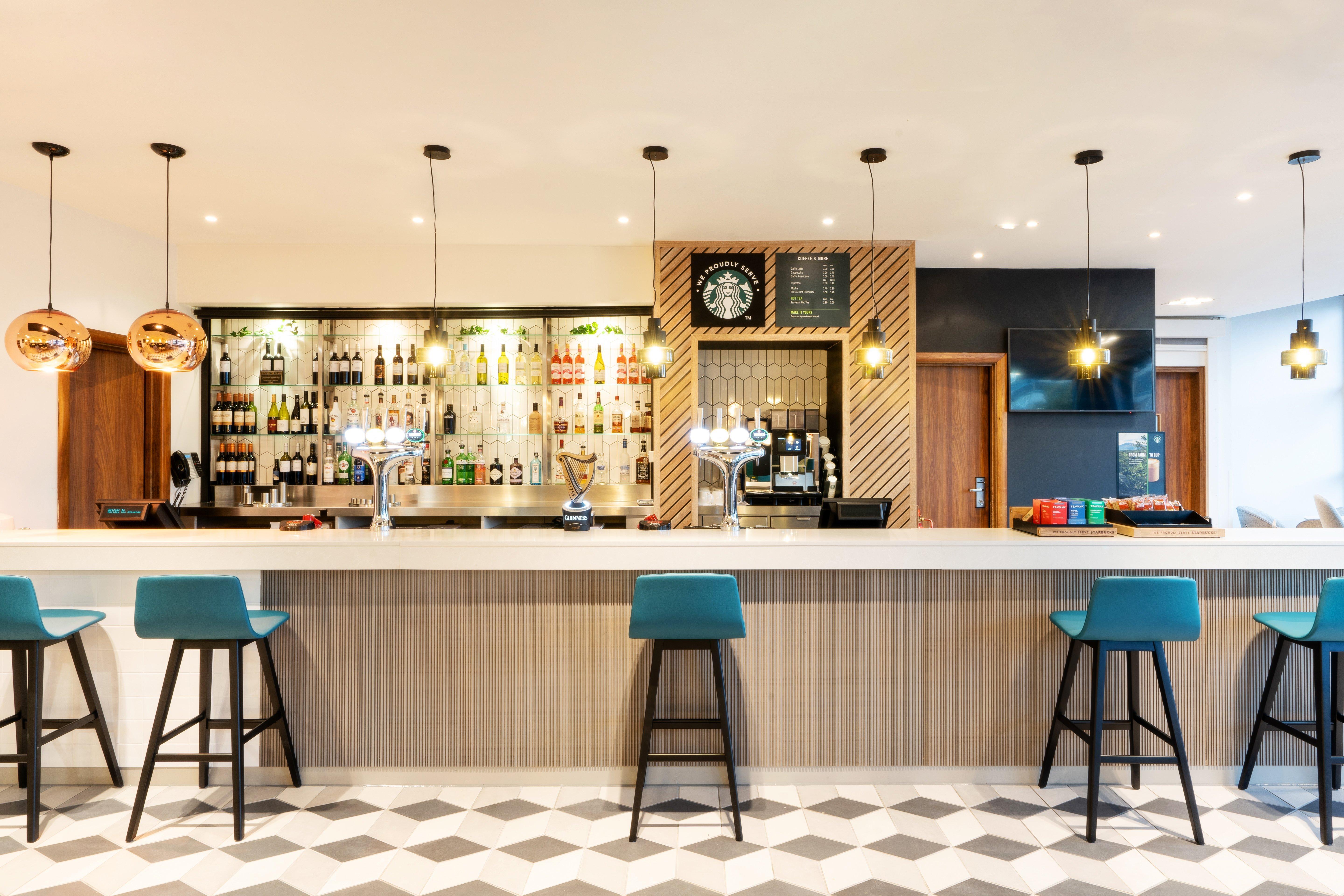 Holiday Inn Stevenage By Ihg Екстер'єр фото